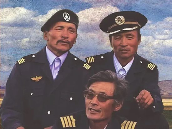 此前中文互联网上有关其最火的梗，应该就是全员7人，战绩未尝一败的“蒙古海军”。