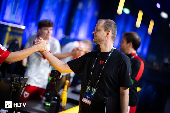 Xyp9x替补执教MOUZ征战BLAST里斯本公开赛淘汰赛阶段